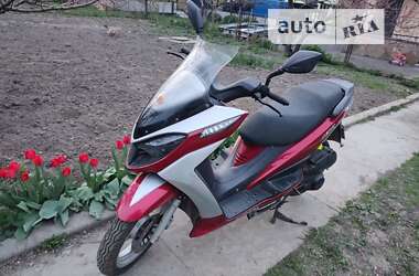 Скутер YiBen YB 150T 2014 в Іллінцях