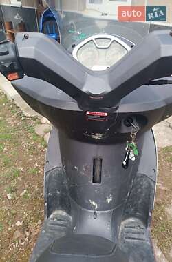 Макси-скутер YiBen YB 150T 2012 в 