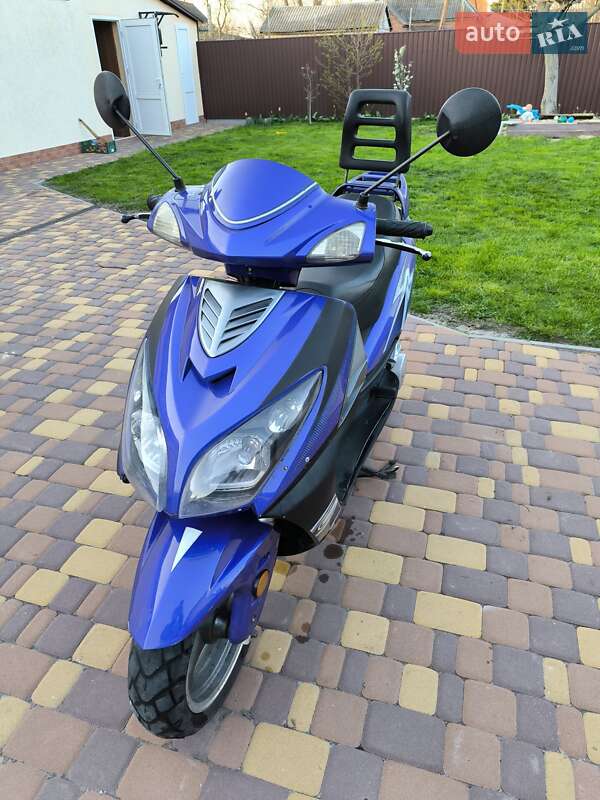 Скутер YiBen YB150T-15D 2013 в Миргороде