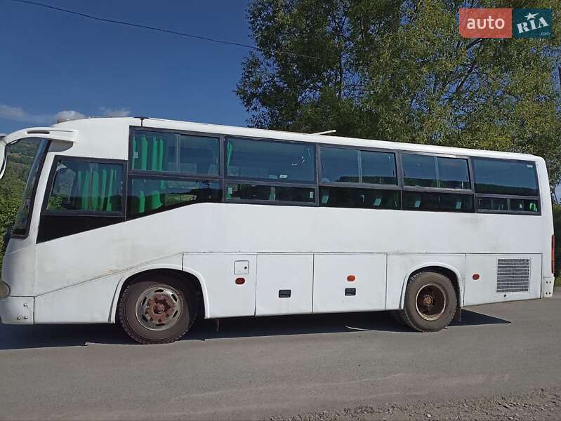 Туристичний / Міжміський автобус Youyi ZGT 6831 2006 в Рахові
