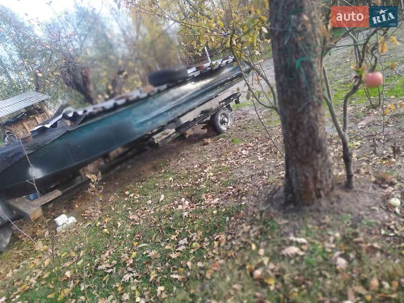 Лодка Южанка 1 1988 в Киеве