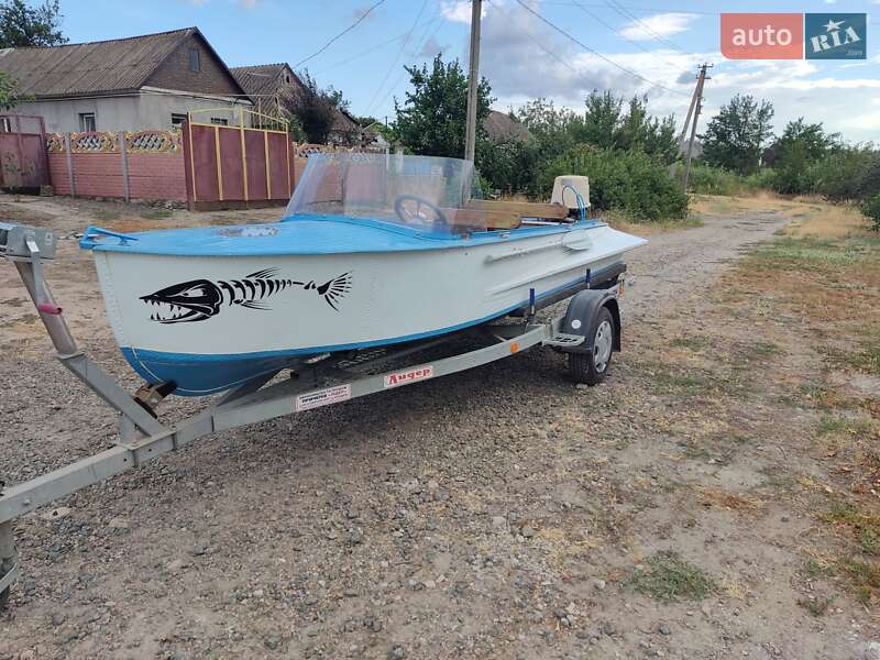 Лодка Южанка 1 1977 в Николаеве фото Лодка Южанка 1 1977 в Николаеве