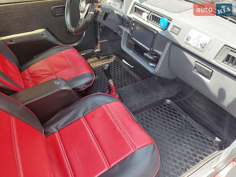 Хэтчбек ЗАЗ 1102 Таврия-Нова 2003 в Киеве