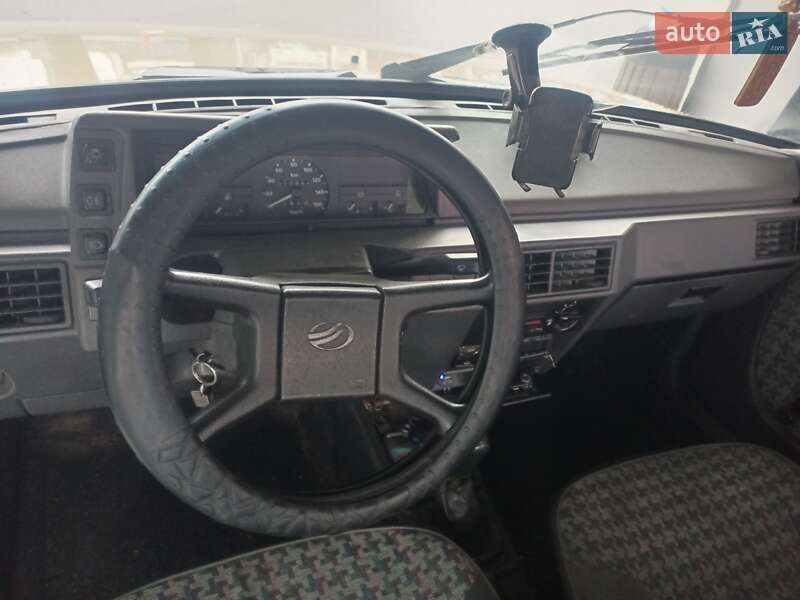 Хэтчбек ЗАЗ 1102 Таврия-Нова 2002 в Киеве