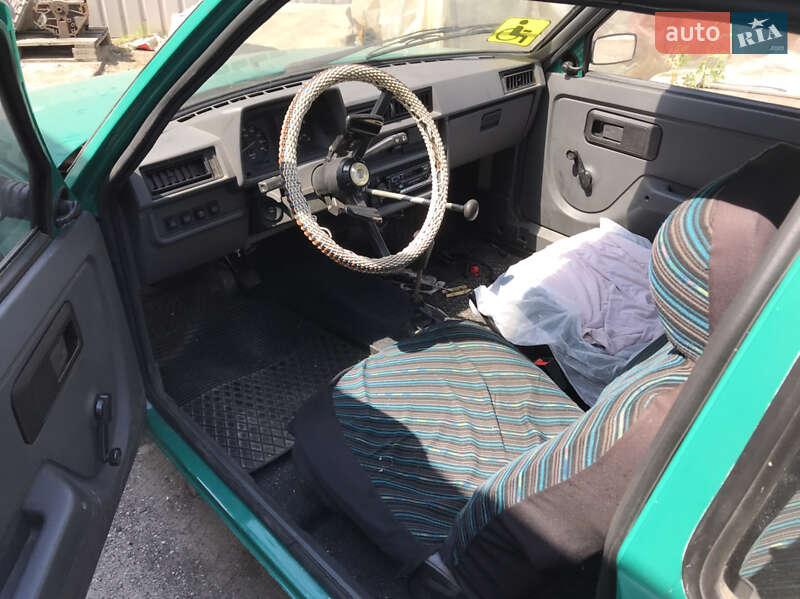Хэтчбек ЗАЗ 1102 Таврия-Нова 2002 в 