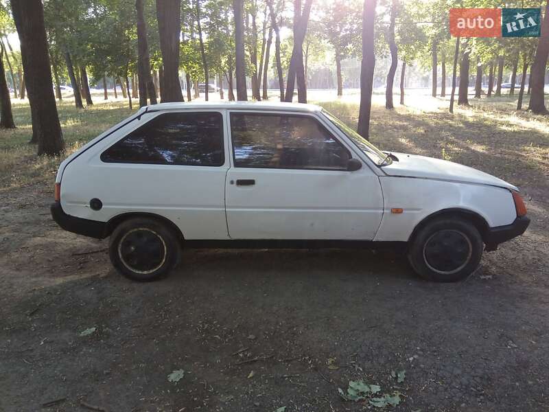 Хетчбек ЗАЗ 1102 Таврія-Нова 1998 в Дніпрі фото 3 Хетчбек ЗАЗ 1102 Таврія-Нова 1998 в Дніпрі