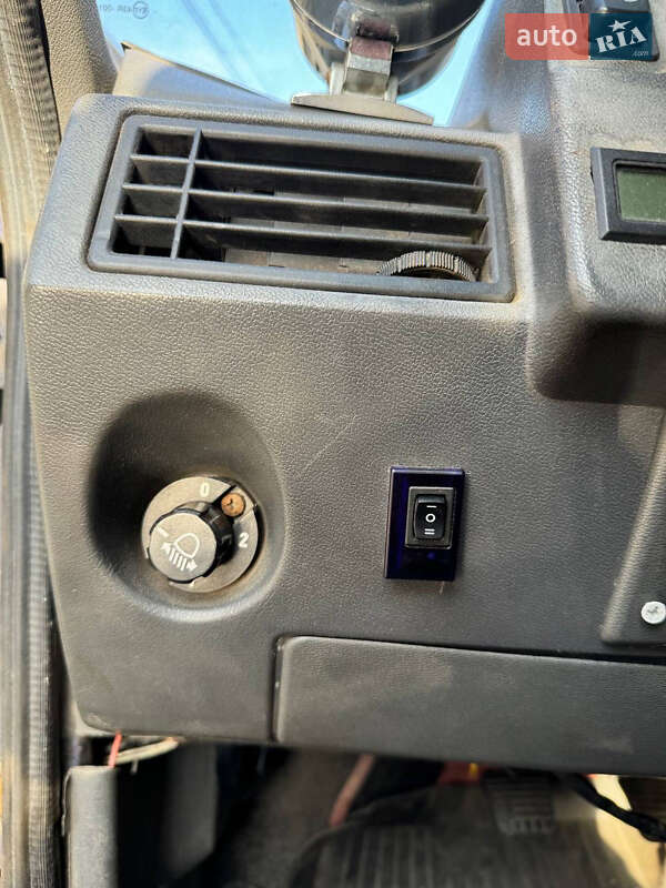 Хэтчбек ЗАЗ 1102 Таврия-Нова 2003 в Киеве фото 16 Хэтчбек ЗАЗ 1102 Таврия-Нова 2003 в Киеве