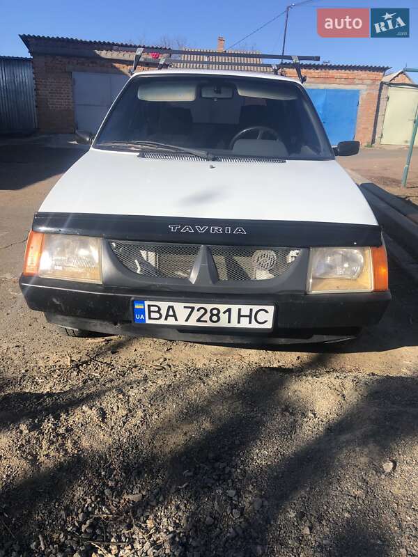 Хэтчбек ЗАЗ 1102 Таврия-Нова 2006 в Новоукраинке