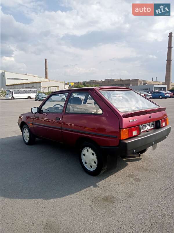 Хэтчбек ЗАЗ 1102 Таврия-Нова 1998 в Днепре
