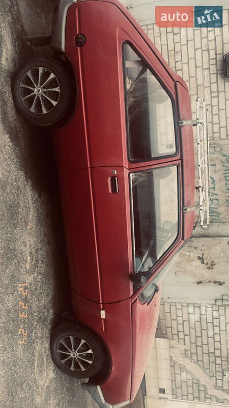 Хэтчбек ЗАЗ 1102 Таврия-Нова 2004 в Киеве