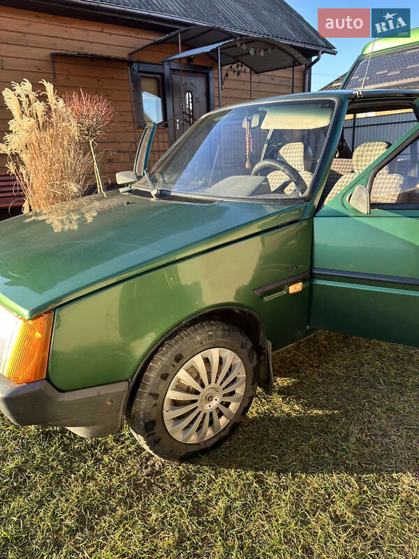 Хетчбек ЗАЗ 1102 Таврія-Нова 2001 в Володимирці