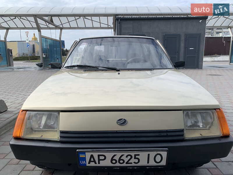 Хэтчбек ЗАЗ 1102 Таврия-Нова 2001 в Запорожье