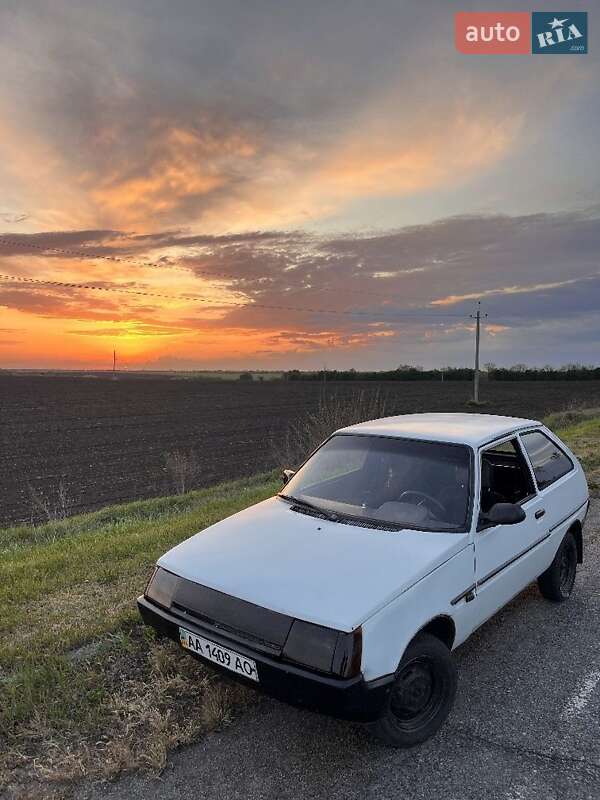 Хэтчбек ЗАЗ 1102 Таврия-Нова 1998 в 