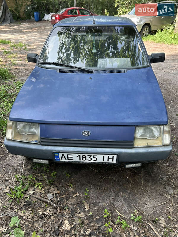 Хэтчбек ЗАЗ 1102 Таврия-Нова 2001 в 