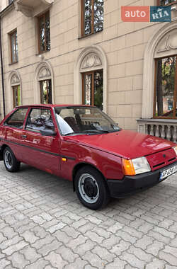 Хэтчбек ЗАЗ 1102 Таврия-Нова 2002 в 