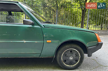 Хэтчбек ЗАЗ 1102 Таврия-Нова 2006 в 