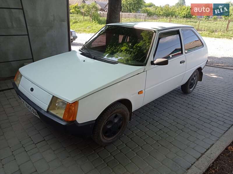 Хэтчбек ЗАЗ 1102 Таврия-Нова 2004 в Старой Синяве