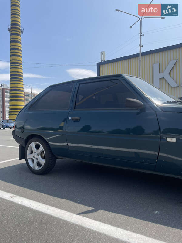 Хэтчбек ЗАЗ 1102 Таврия-Нова 2004 в Киеве