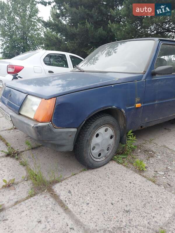 Хэтчбек ЗАЗ 1102 Таврия-Нова 2002 в Львове