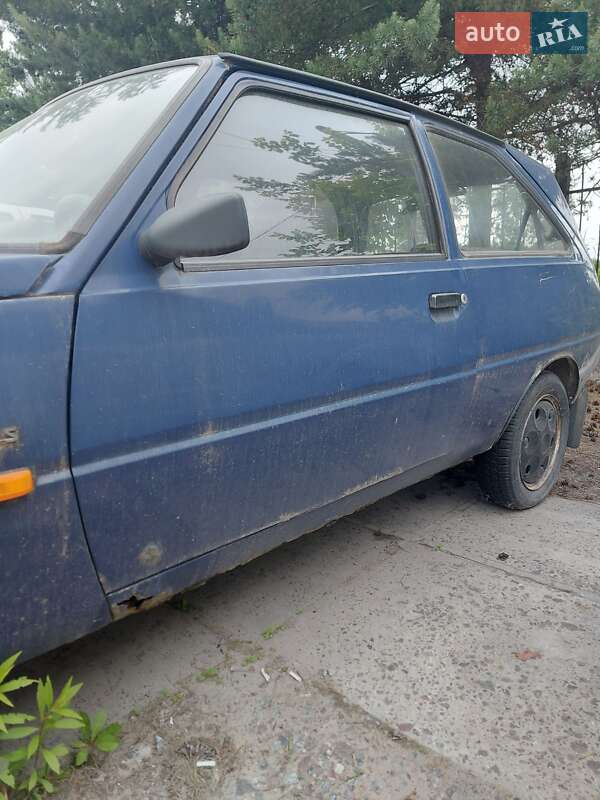 Хэтчбек ЗАЗ 1102 Таврия-Нова 2002 в Львове
