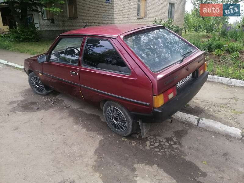 Хэтчбек ЗАЗ 1102 Таврия-Нова 2001 в Николаеве