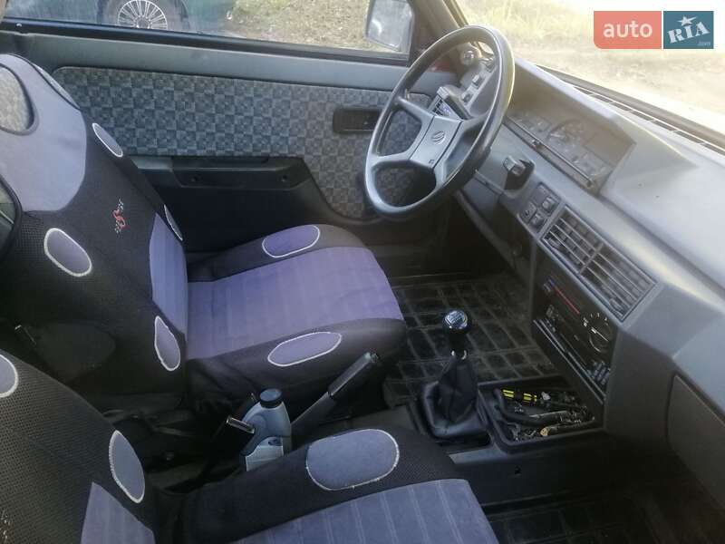 Хэтчбек ЗАЗ 1102 Таврия-Нова 2001 в Николаеве