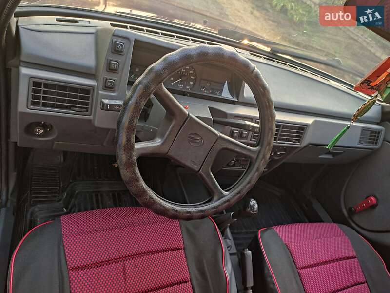 Хэтчбек ЗАЗ 1102 Таврия-Нова 2004 в Херсоне