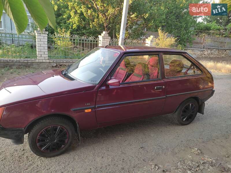 Хэтчбек ЗАЗ 1102 Таврия-Нова 2004 в 