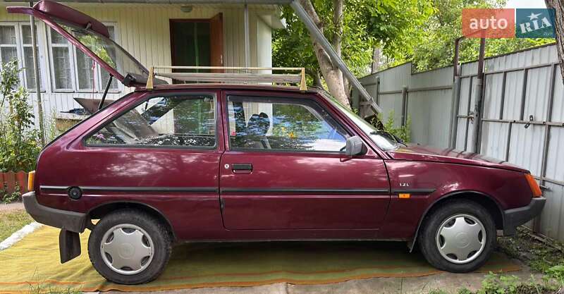 Хэтчбек ЗАЗ 1102 Таврия-Нова 2001 в Киеве