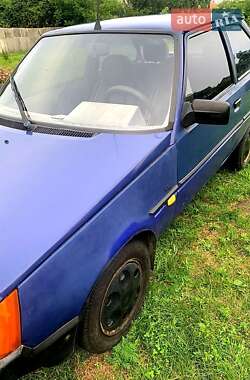 Хэтчбек ЗАЗ 1102 Таврия-Нова 2002 в 