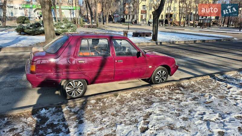 Хетчбек ЗАЗ 1102 Таврія-Нова 2004 в Запоріжжі