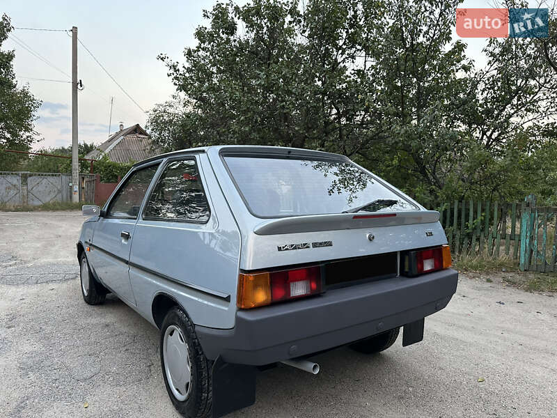 Хэтчбек ЗАЗ 1102 Таврия-Нова 2004 в Запорожье