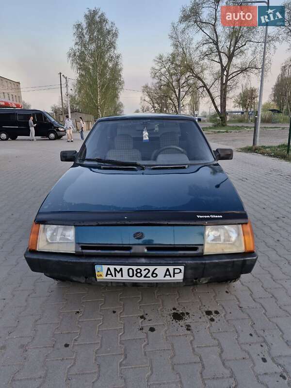 Хэтчбек ЗАЗ 1102 Таврия-Нова 2001 в 