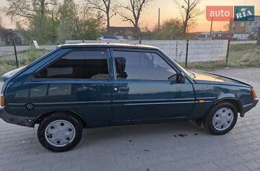 Хэтчбек ЗАЗ 1102 Таврия-Нова 2001 в 