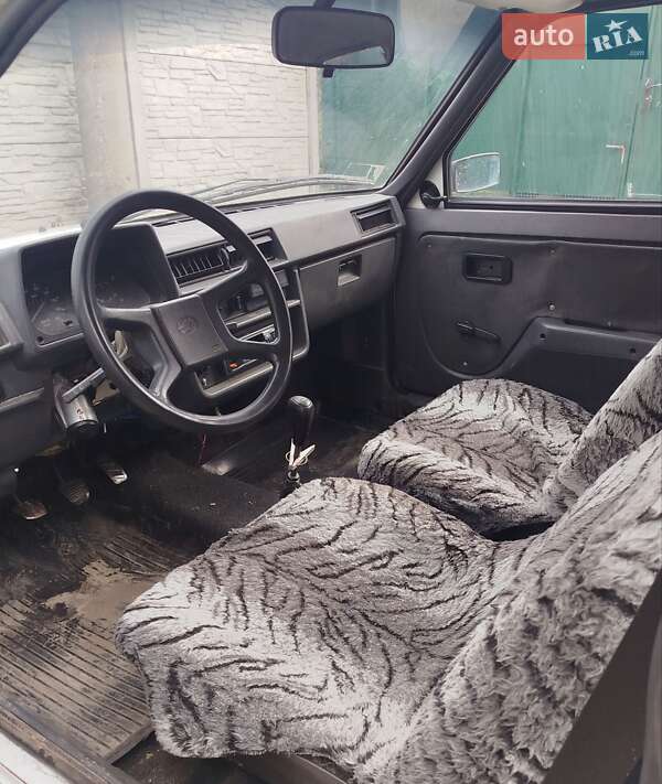 Хетчбек ЗАЗ 1102 Таврія-Нова 2004 в Дніпрі фото 8 Хетчбек ЗАЗ 1102 Таврія-Нова 2004 в Дніпрі