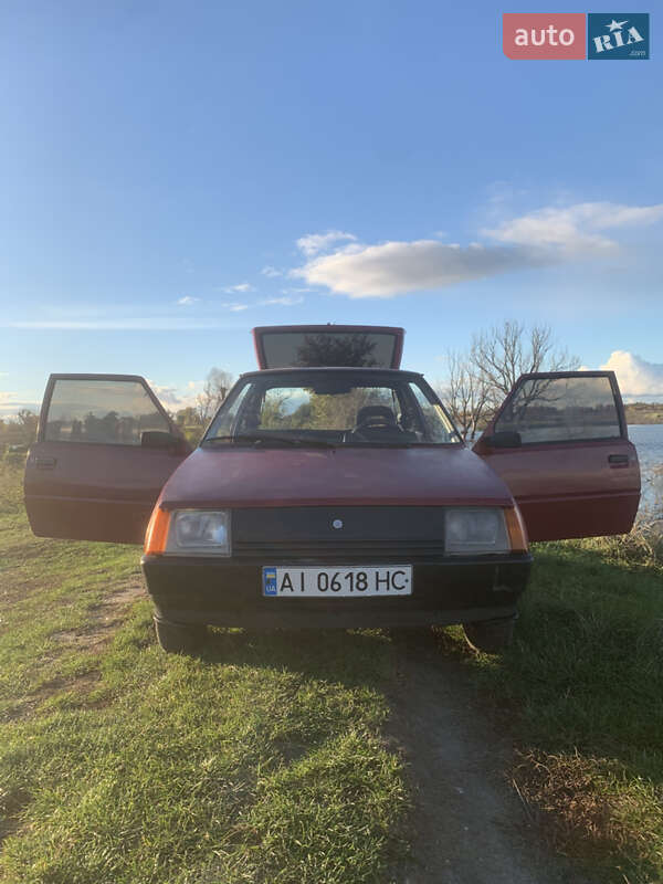 Хэтчбек ЗАЗ 1102 Таврия-Нова 1998 в Демидове фото 15 Хэтчбек ЗАЗ 1102 Таврия-Нова 1998 в Демидове