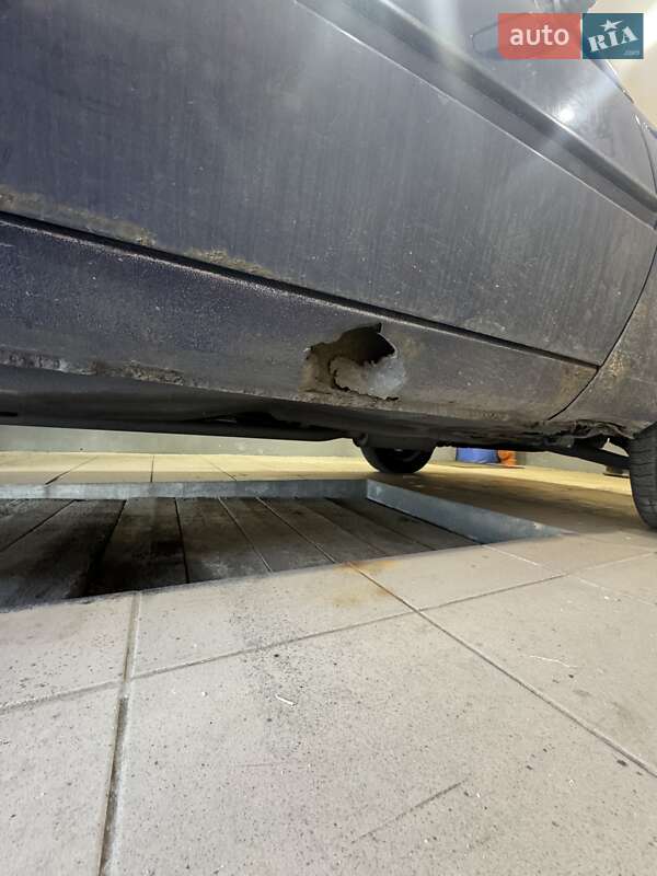 Хетчбек ЗАЗ 1102 Таврія-Нова 2004 в Запоріжжі фото 11 Хетчбек ЗАЗ 1102 Таврія-Нова 2004 в Запоріжжі