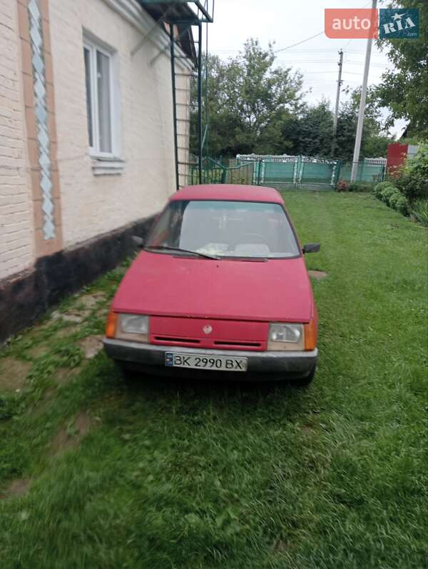 Хетчбек ЗАЗ 1102 Таврія-Нова 1998 в Рівному фото Хетчбек ЗАЗ 1102 Таврія-Нова 1998 в Рівному