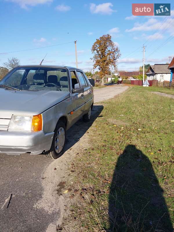 Хэтчбек ЗАЗ 1102 Таврия-Нова 2007 в Дубровице фото 3 Хэтчбек ЗАЗ 1102 Таврия-Нова 2007 в Дубровице