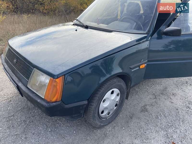 Хэтчбек ЗАЗ 1102 Таврия-Нова 2004 в Запорожье