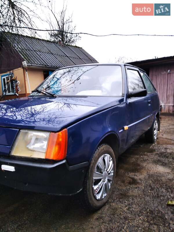 Хэтчбек ЗАЗ 1102 Таврия-Нова 2003 в Емильчине