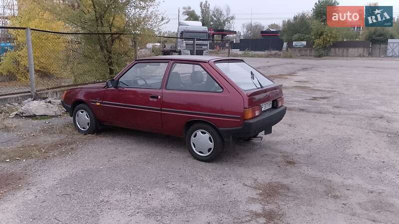 Хэтчбек ЗАЗ 1102 Таврия-Нова 2001 в Запорожье фото 3 Хэтчбек ЗАЗ 1102 Таврия-Нова 2001 в Запорожье