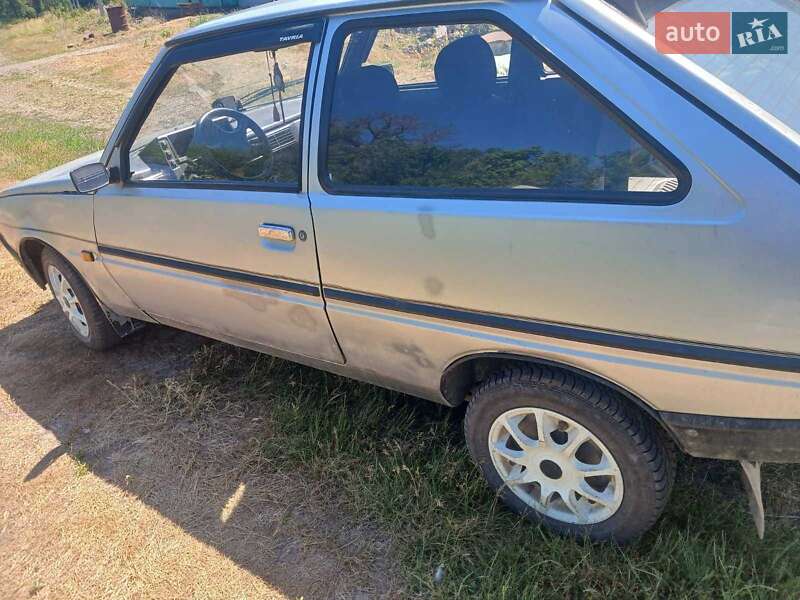 Хетчбек ЗАЗ 1102 Таврія-Нова 2004 в Кам'янець-Подільському фото 4 Хетчбек ЗАЗ 1102 Таврія-Нова 2004 в Кам'янець-Подільському