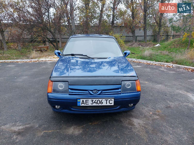 Хетчбек ЗАЗ 1102 Таврія-Нова 2001 в Дніпрі фото 8 Хетчбек ЗАЗ 1102 Таврія-Нова 2001 в Дніпрі