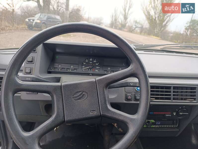 Хетчбек ЗАЗ 1102 Таврія-Нова 2001 в Новомиколаївці фото 19 Хетчбек ЗАЗ 1102 Таврія-Нова 2001 в Новомиколаївці