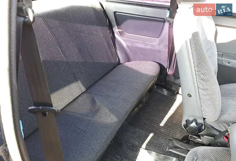Хетчбек ЗАЗ 1102 Таврія-Нова 2004 в Чернівцях