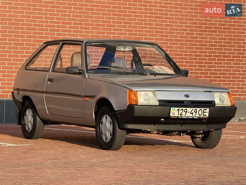 Хетчбек ЗАЗ 1102 Таврія-Нова 1998 в Одесі