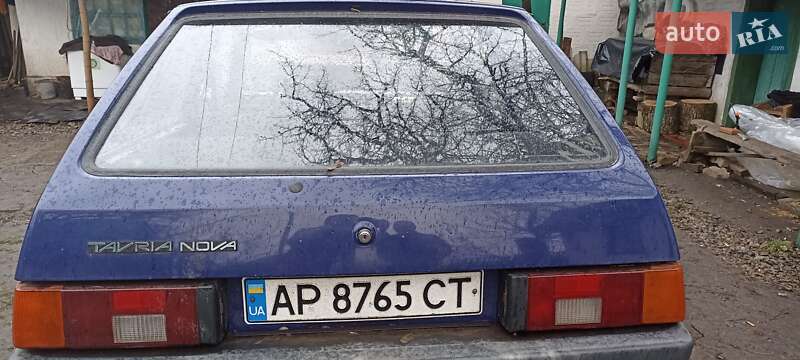 Хетчбек ЗАЗ 1102 Таврія 2003 в Царичанці