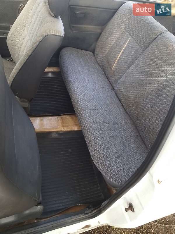 Хэтчбек ЗАЗ 1102 Таврия 1992 в Александрие фото 5 Хэтчбек ЗАЗ 1102 Таврия 1992 в Александрие