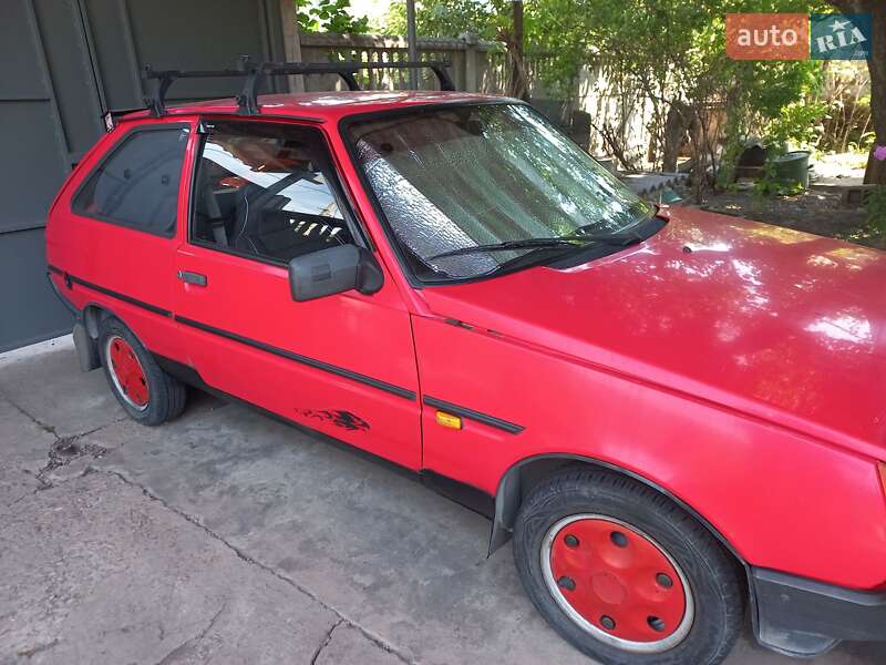 Хэтчбек ЗАЗ 1102 Таврия 1998 в Запорожье